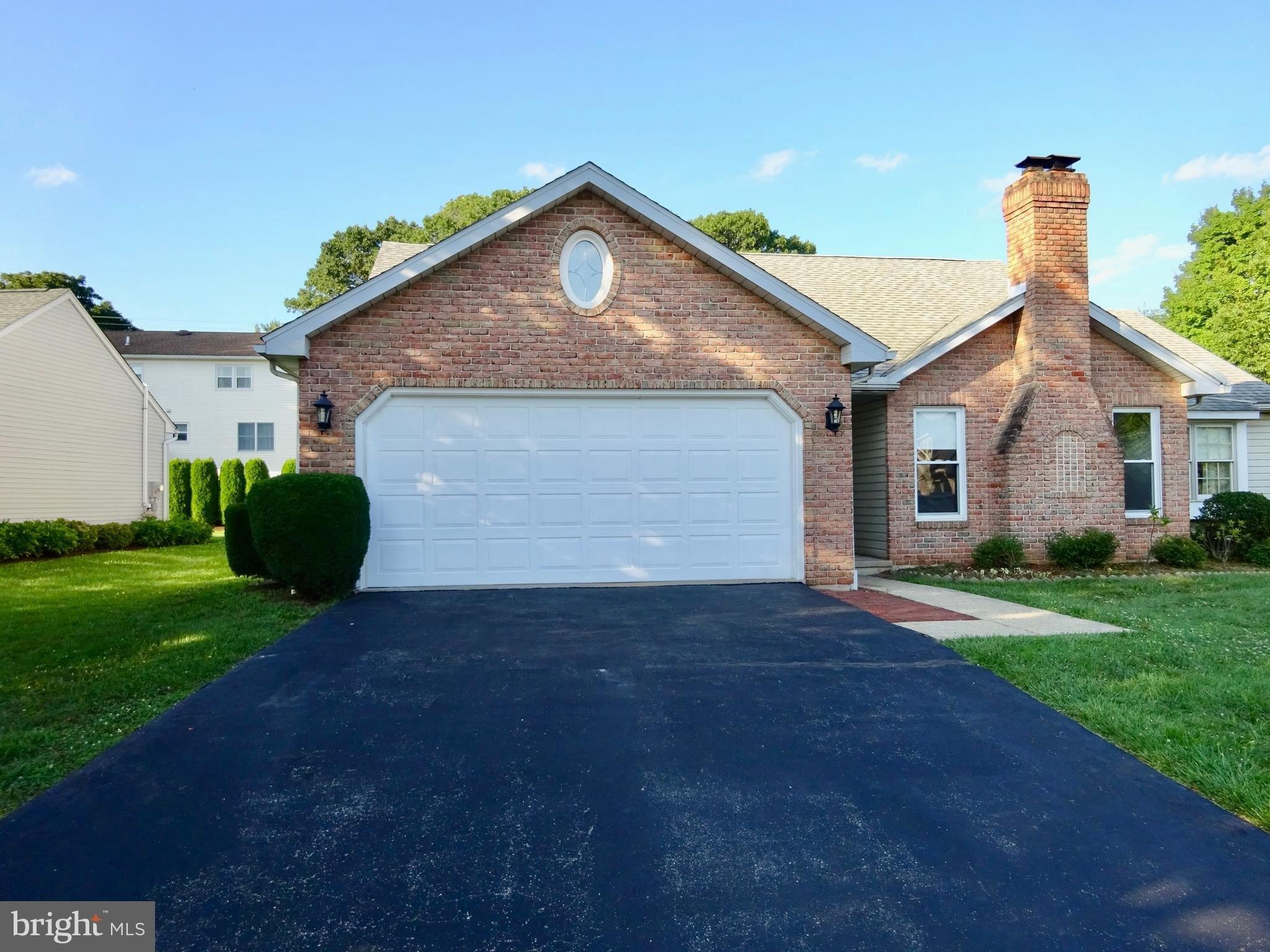 Omega Cir, Wernersville, PA 19565