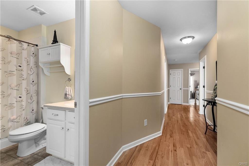Trellis Brook Ln, Liverpool, NY 13090
