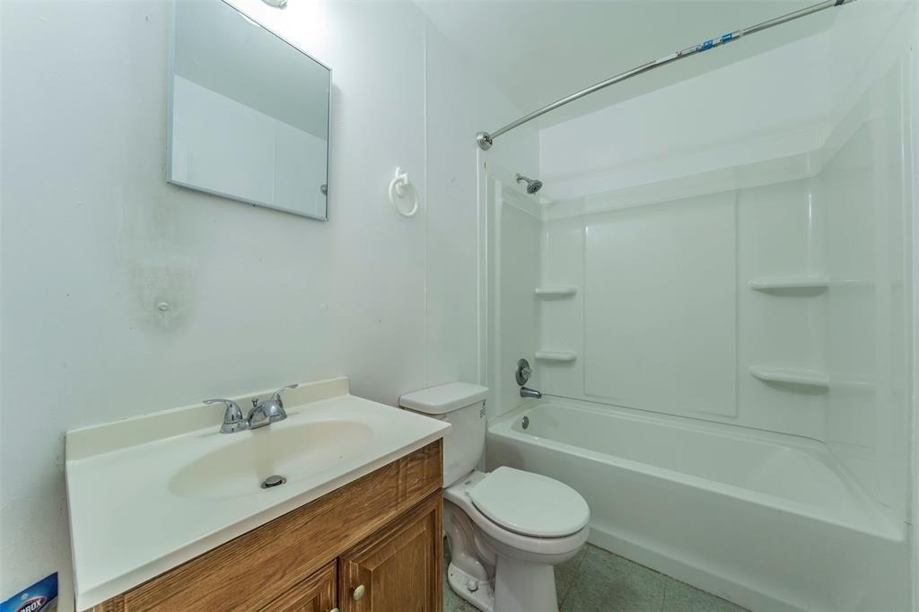 Frazier Ave, Fort Worth, TX 76115