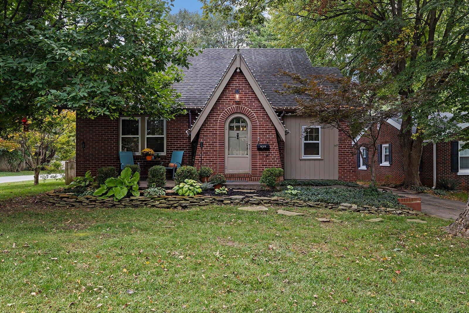 E Stanford St, Springfield, MO 65807