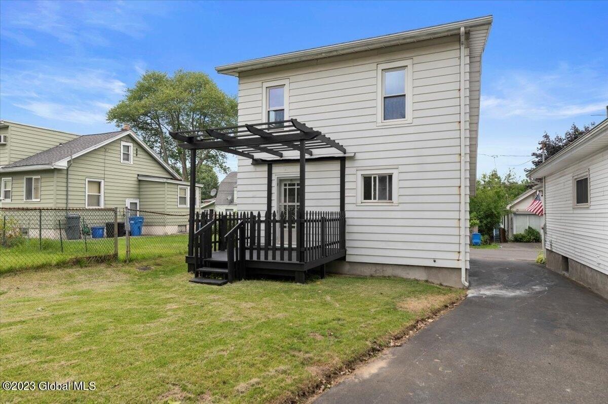 Hazelhurst Ave, Albany, NY 12203