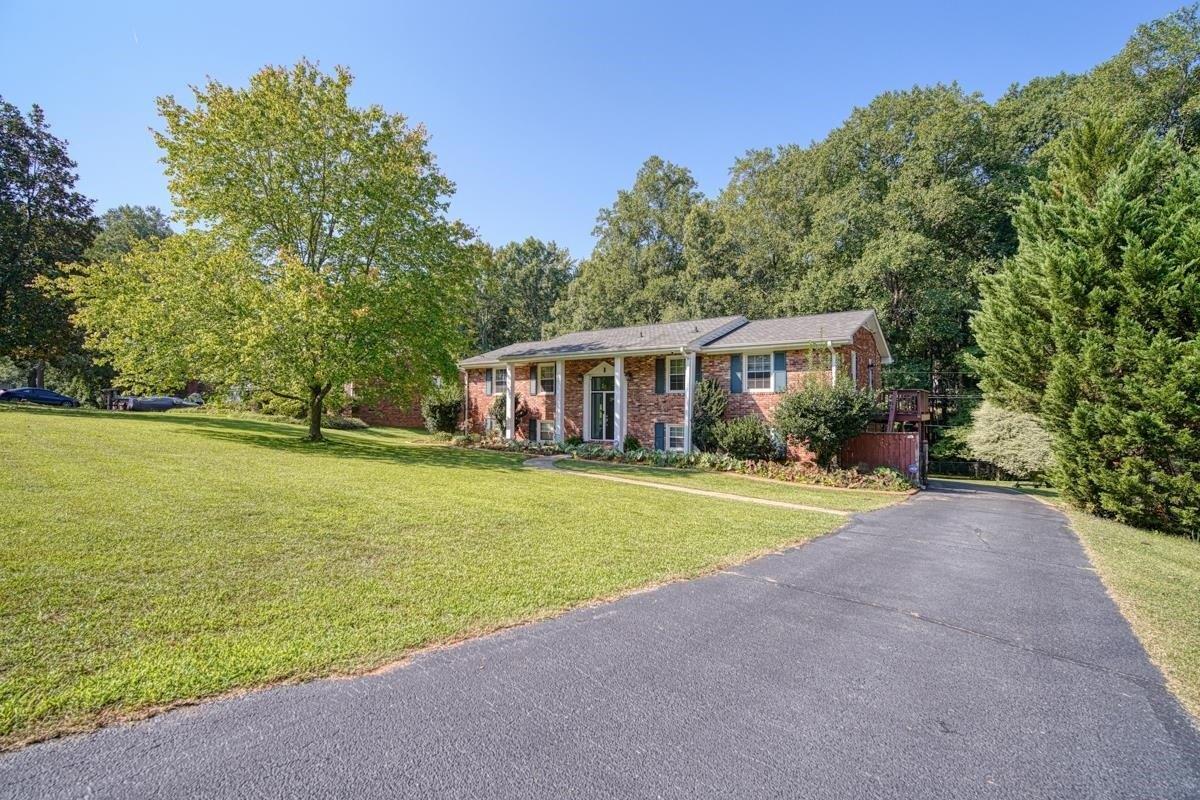Vannessa Dr, Boiling Springs, SC 29316