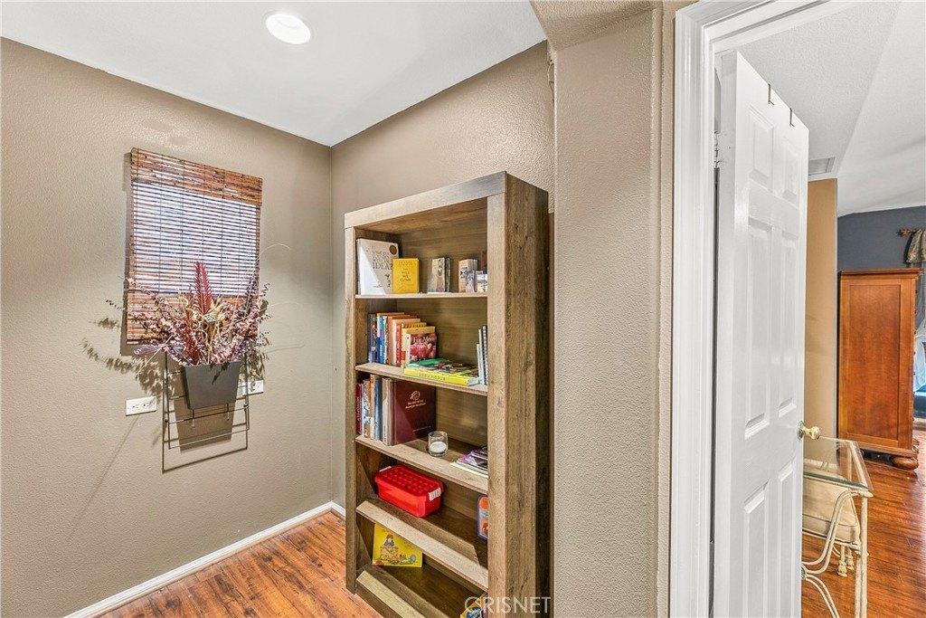 Cherry Ct, Santa Clarita, CA 91350