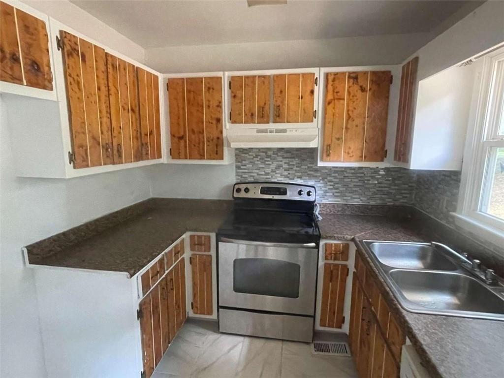 Hickory Cir, Carrollton, GA 30116