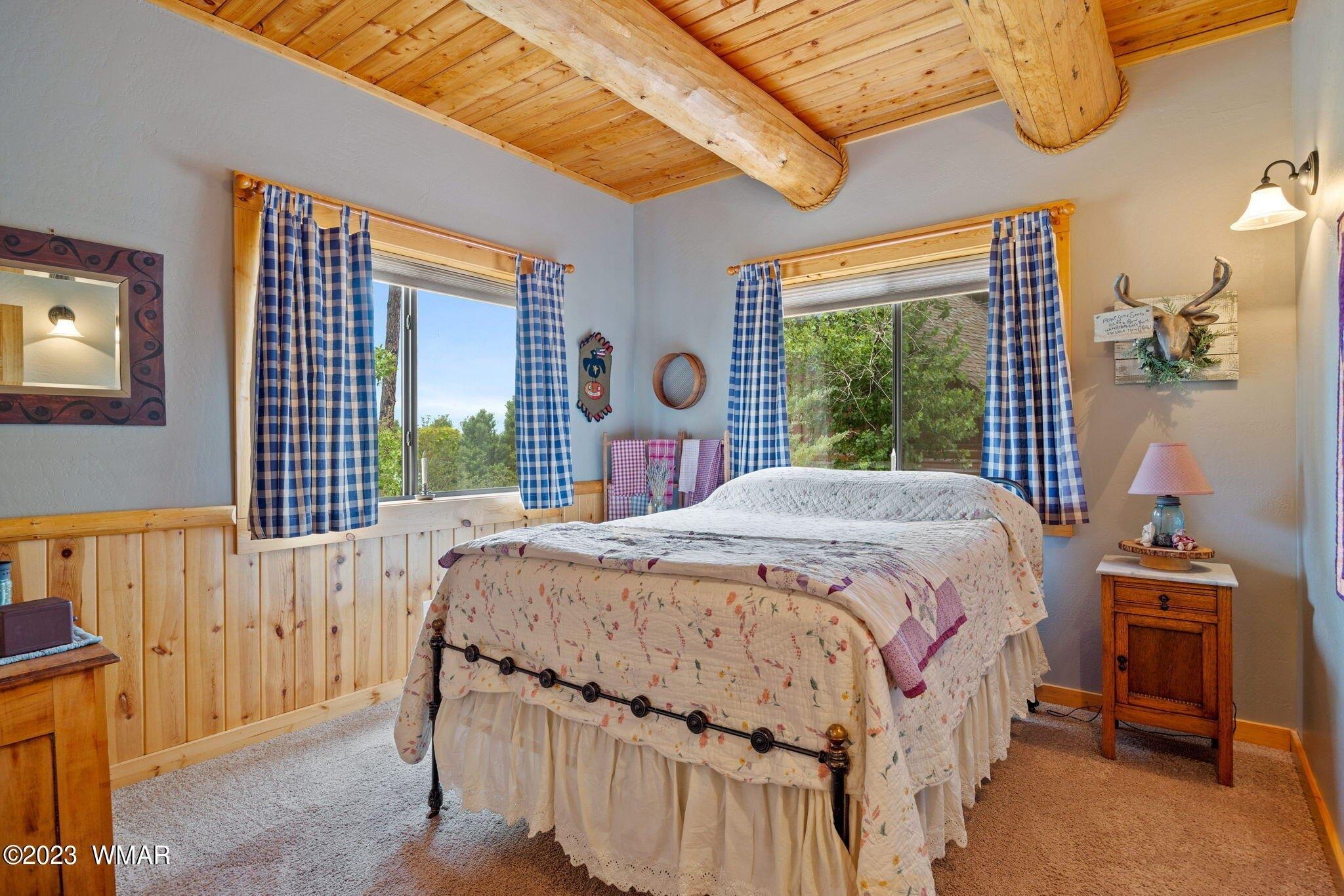 Shangri La Ln, Overgaard, AZ 85933