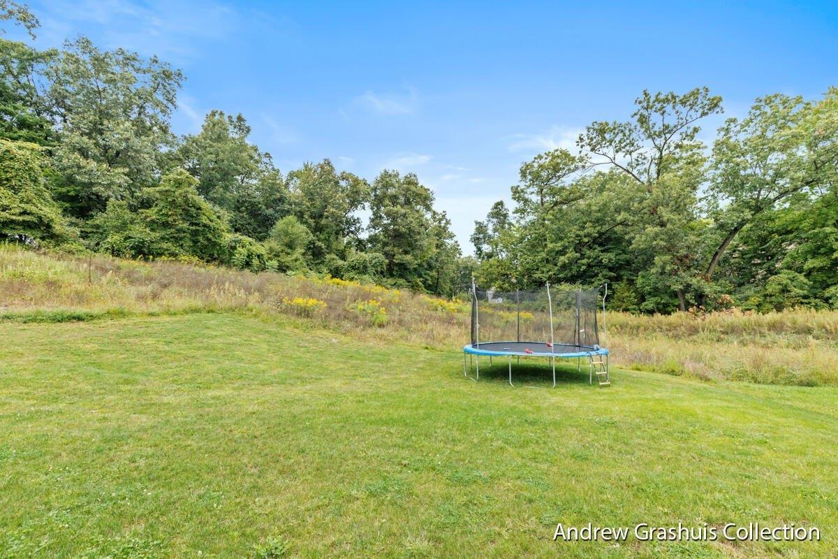 Autumn Oak Dr, Lowell, MI 49331