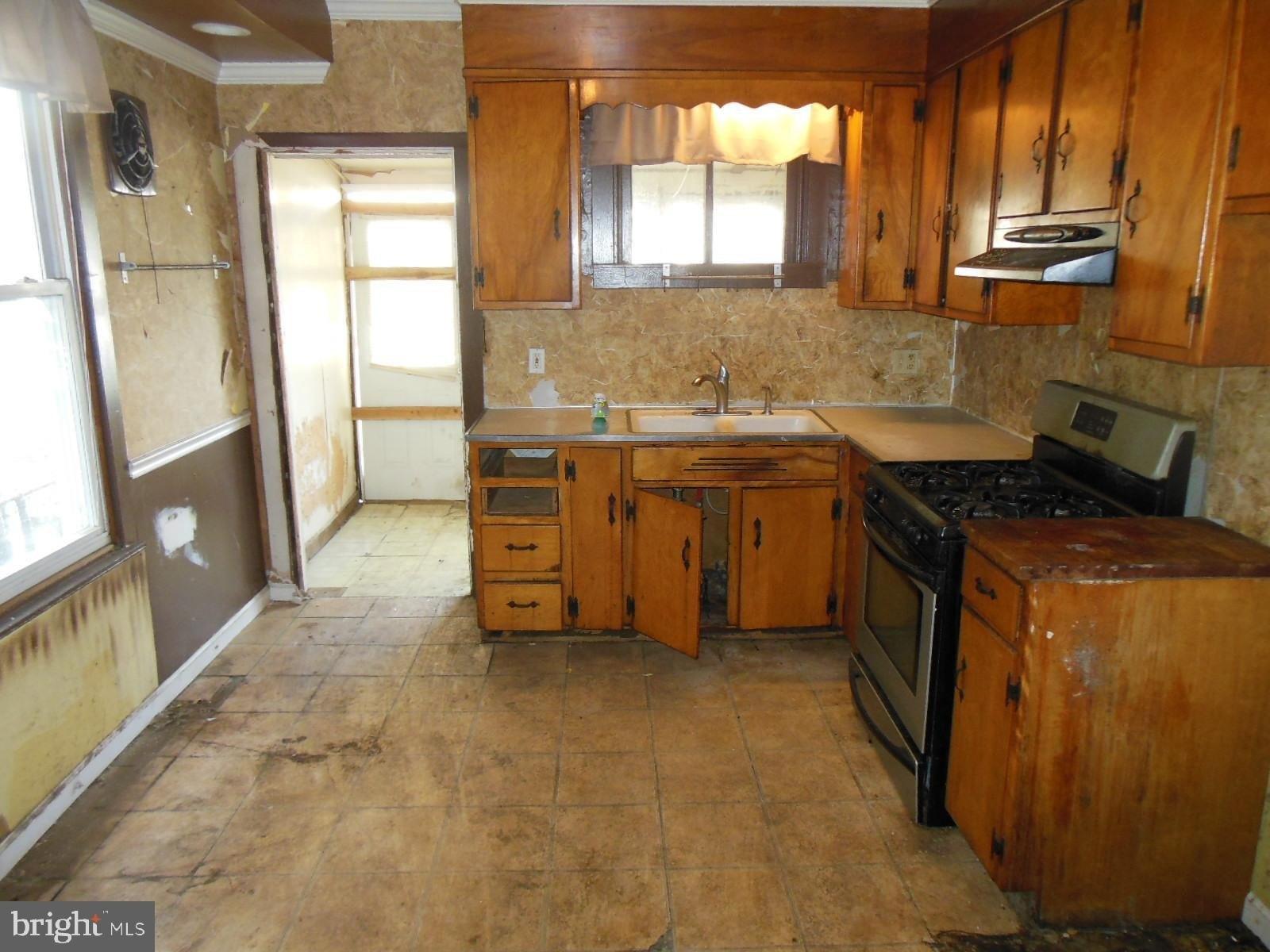 W Oak St, Norristown, PA 19401