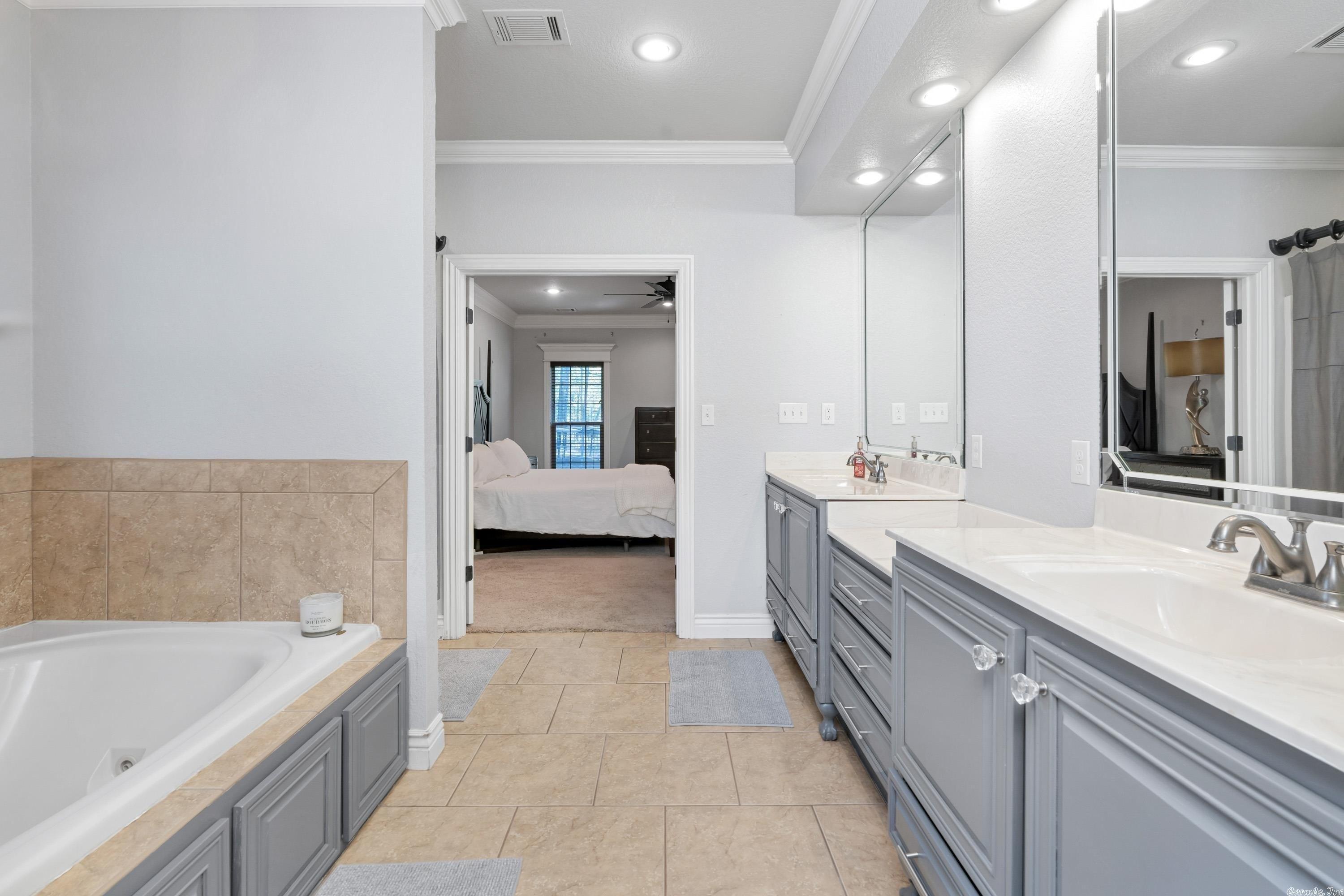 Sea Island Dr, Jonesboro, AR 72404