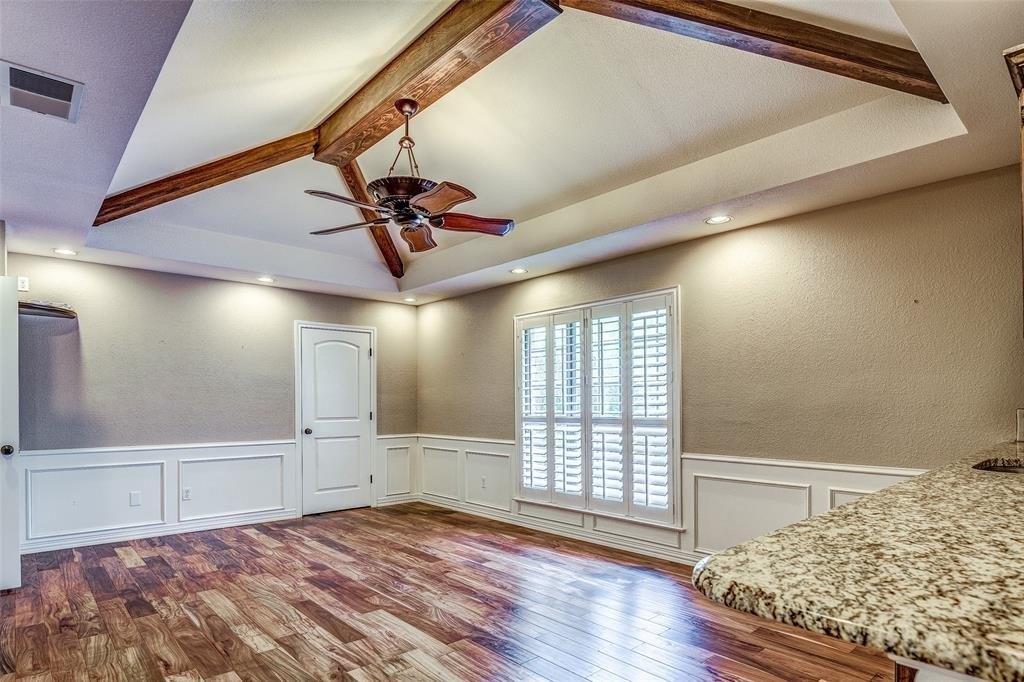 Lake Country Dr, Arlington, TX 76012