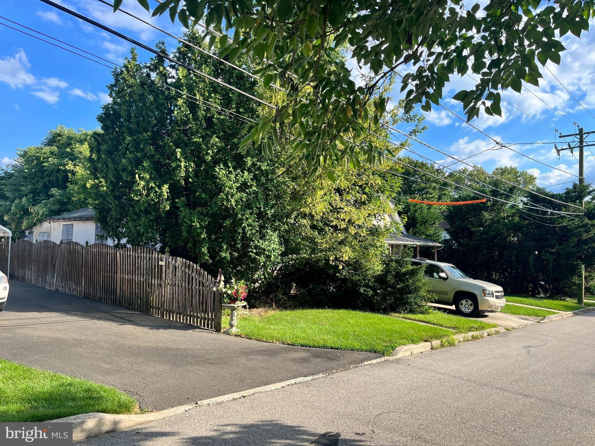Linden Ave, Glenside, PA 19038