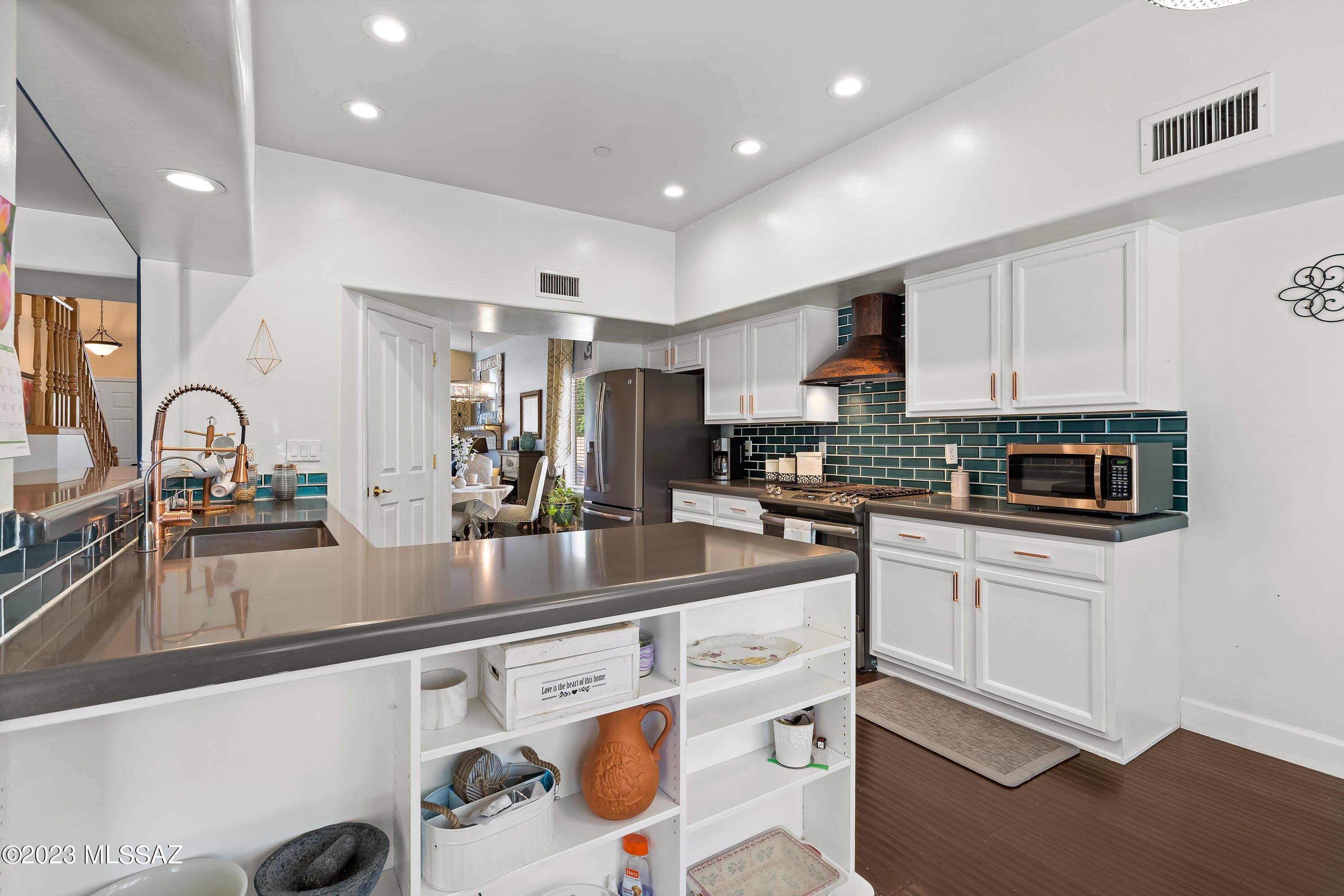 S Lookout Mountain Ln, Sahuarita, AZ 85629