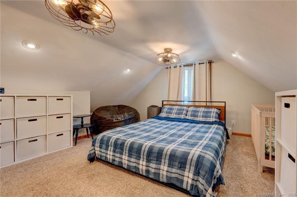 Sidor Dr, Enfield, CT 06082