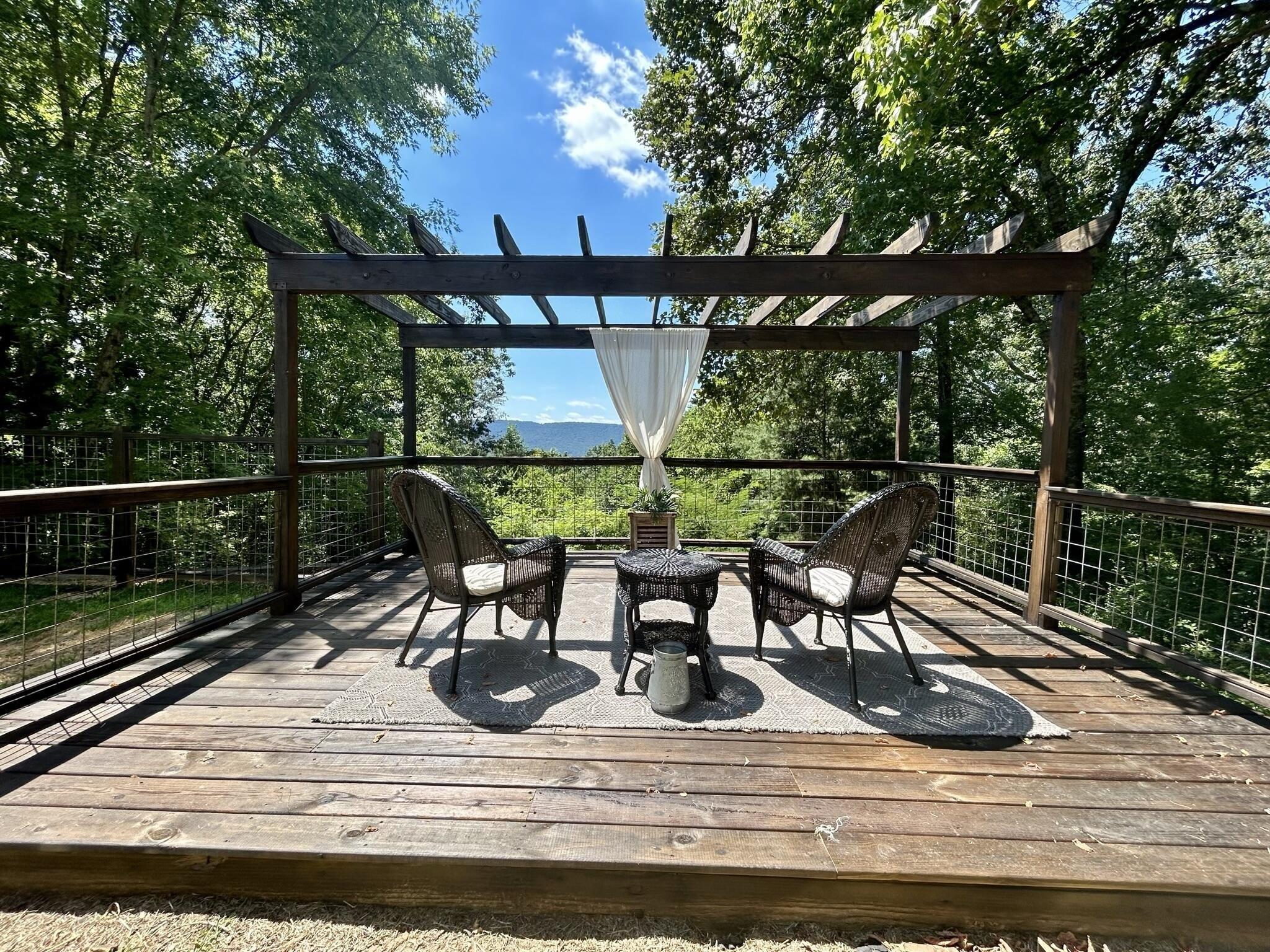 Crestridge Dr, Rossville, GA 30741