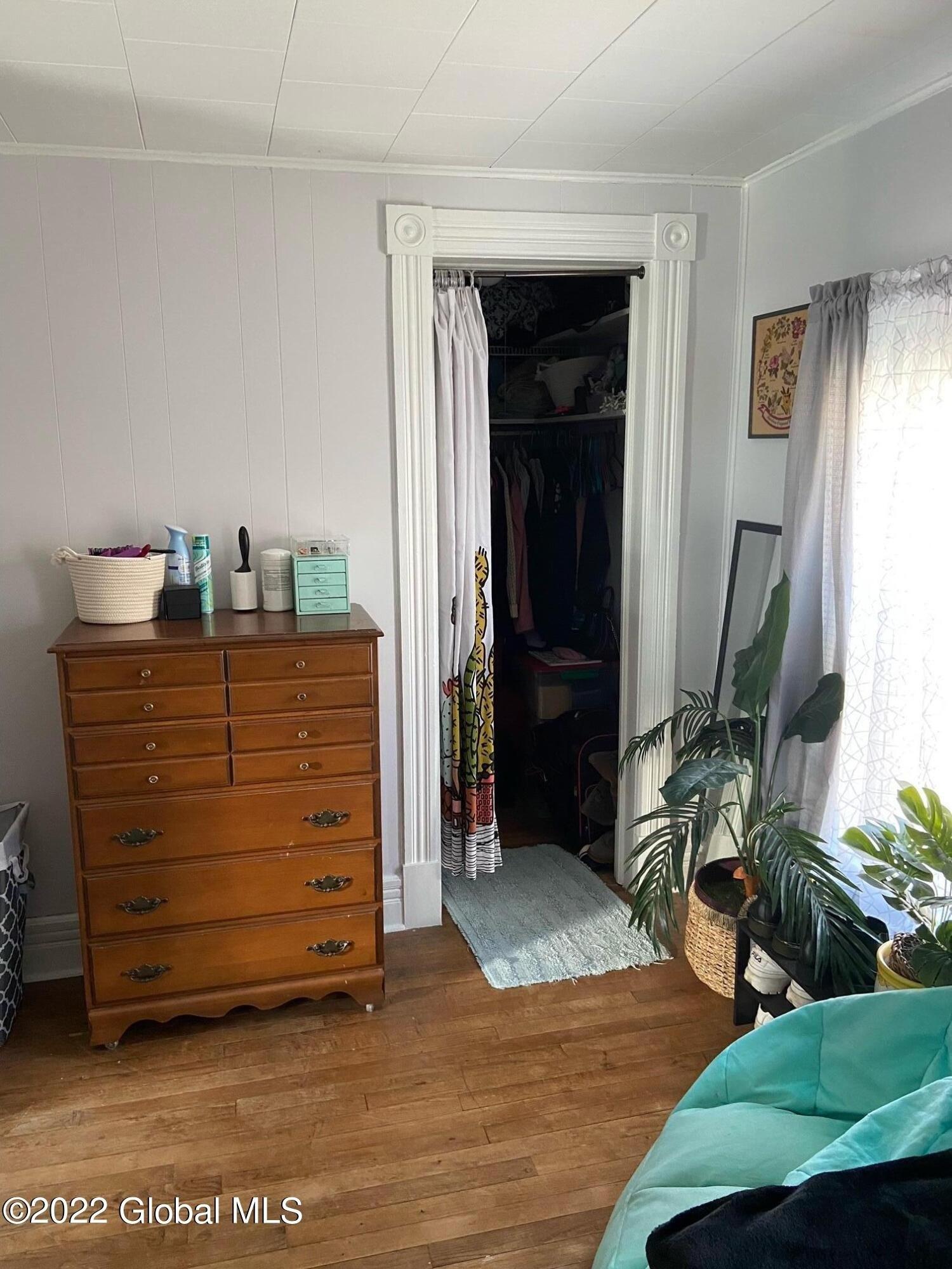 1st St, Schenectady, NY 12302