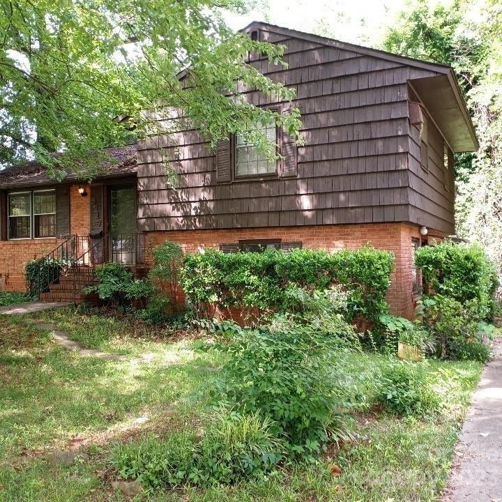 Furman Pl, Charlotte, NC 28210