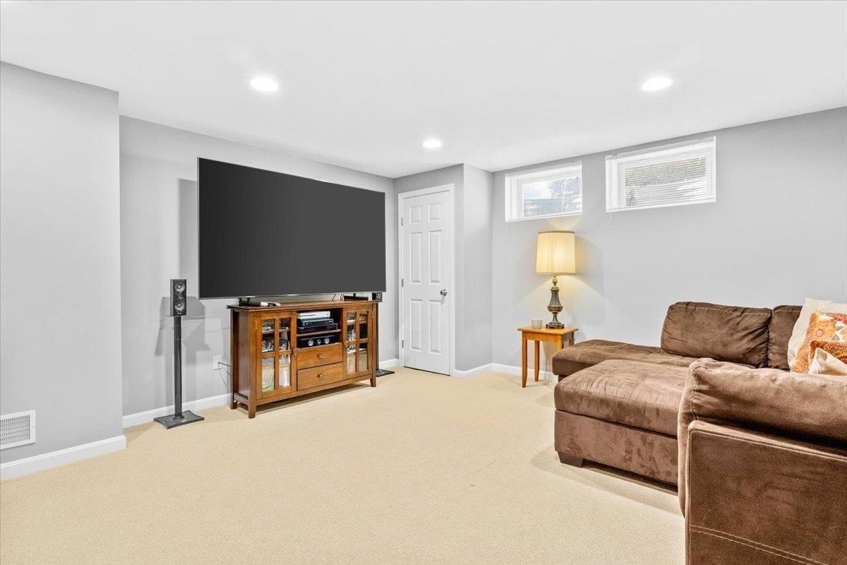 Kendrick Dr, South Burlington, VT 05403