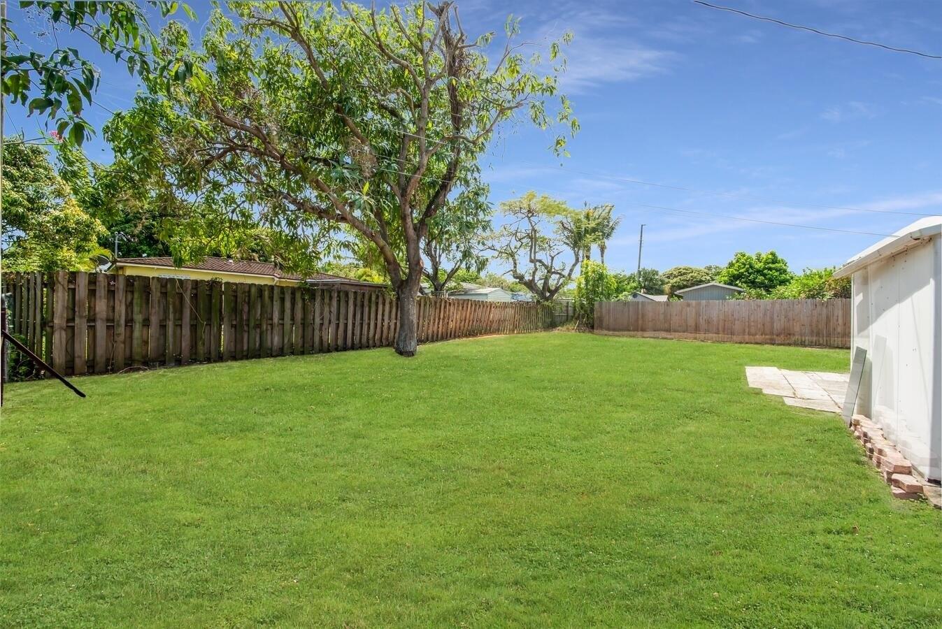 Glenridge Dr, West Palm Beach, FL 33405