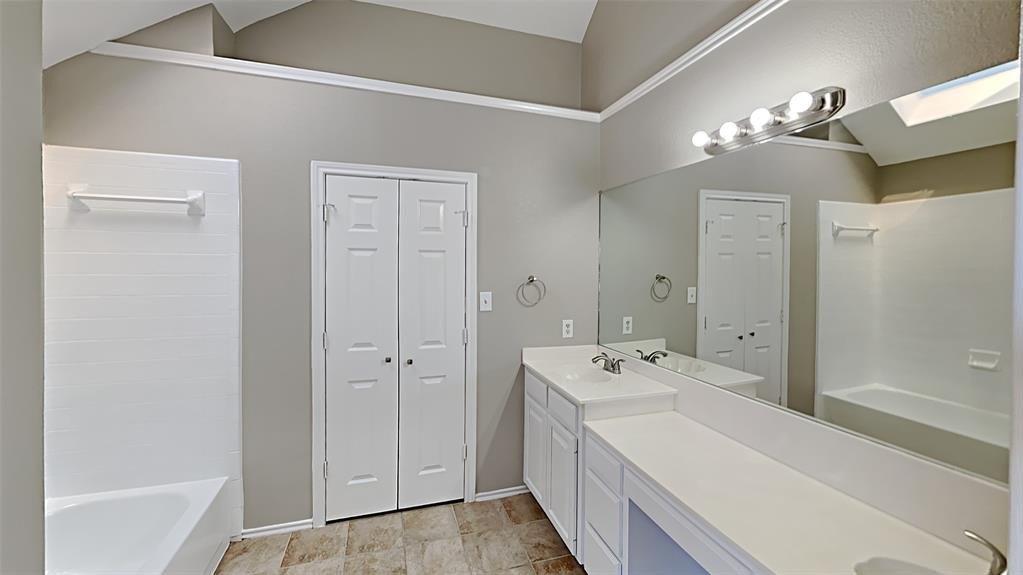 Apenzell Ln, Lewisville, TX 75067
