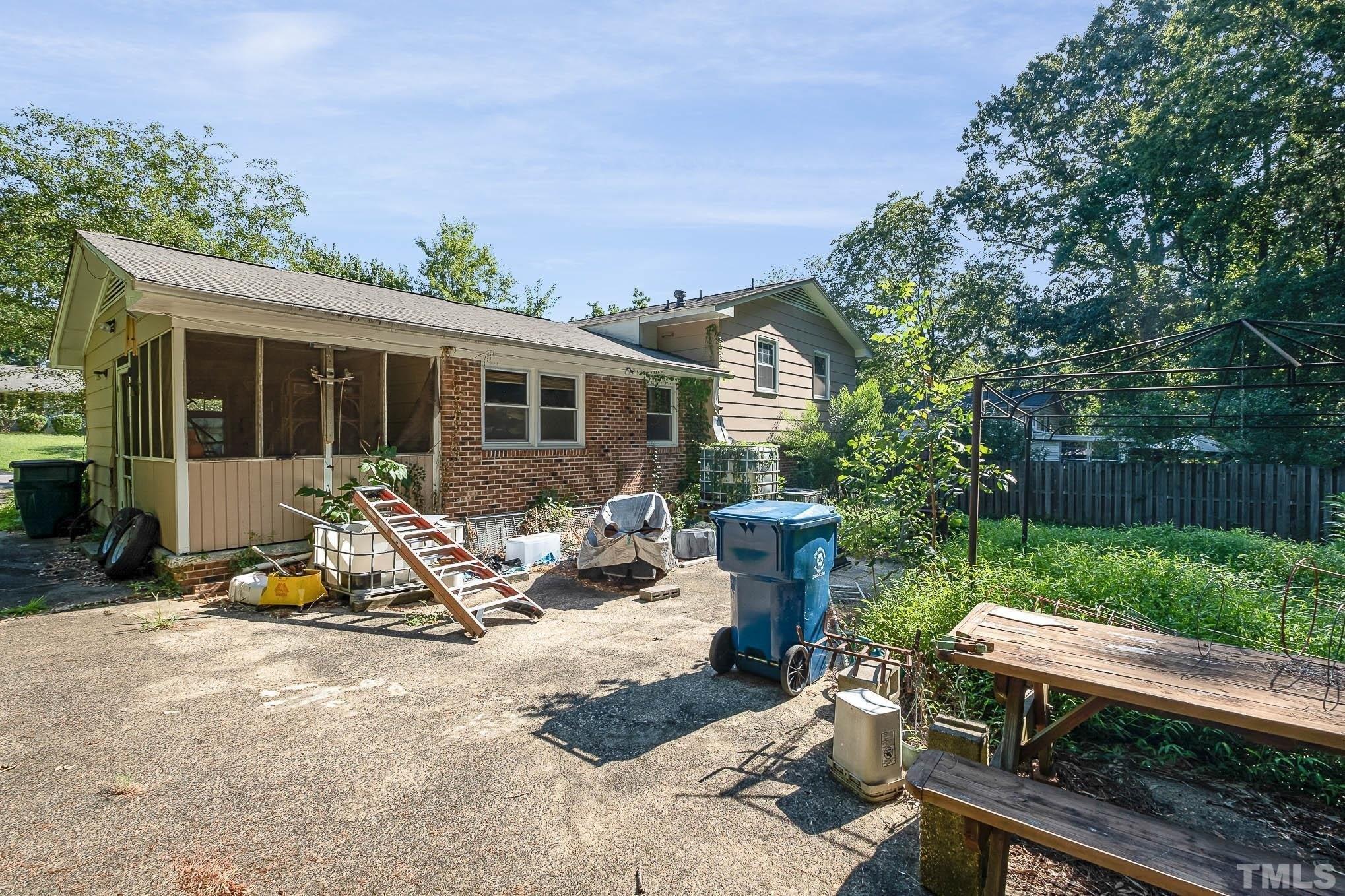 Radcliff Cir, Durham, NC 27713