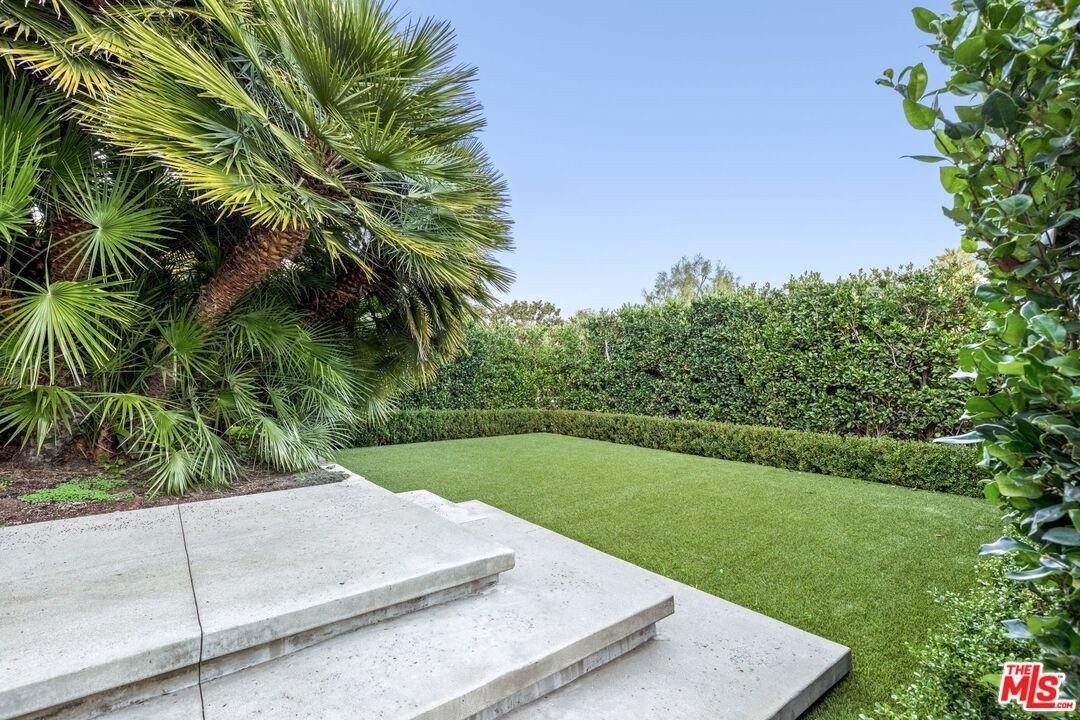 S Lucerne Blvd, Los Angeles, CA 90004
