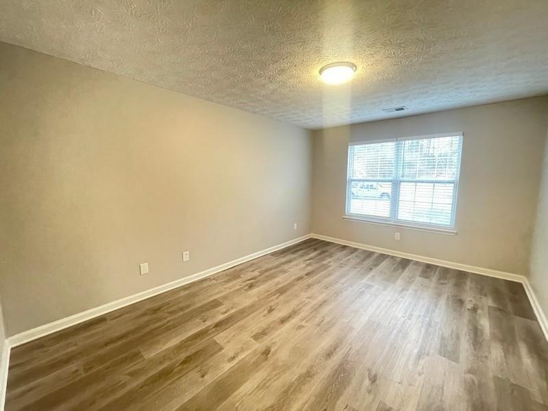 Crestbend Ln, Powder Springs, GA 30127