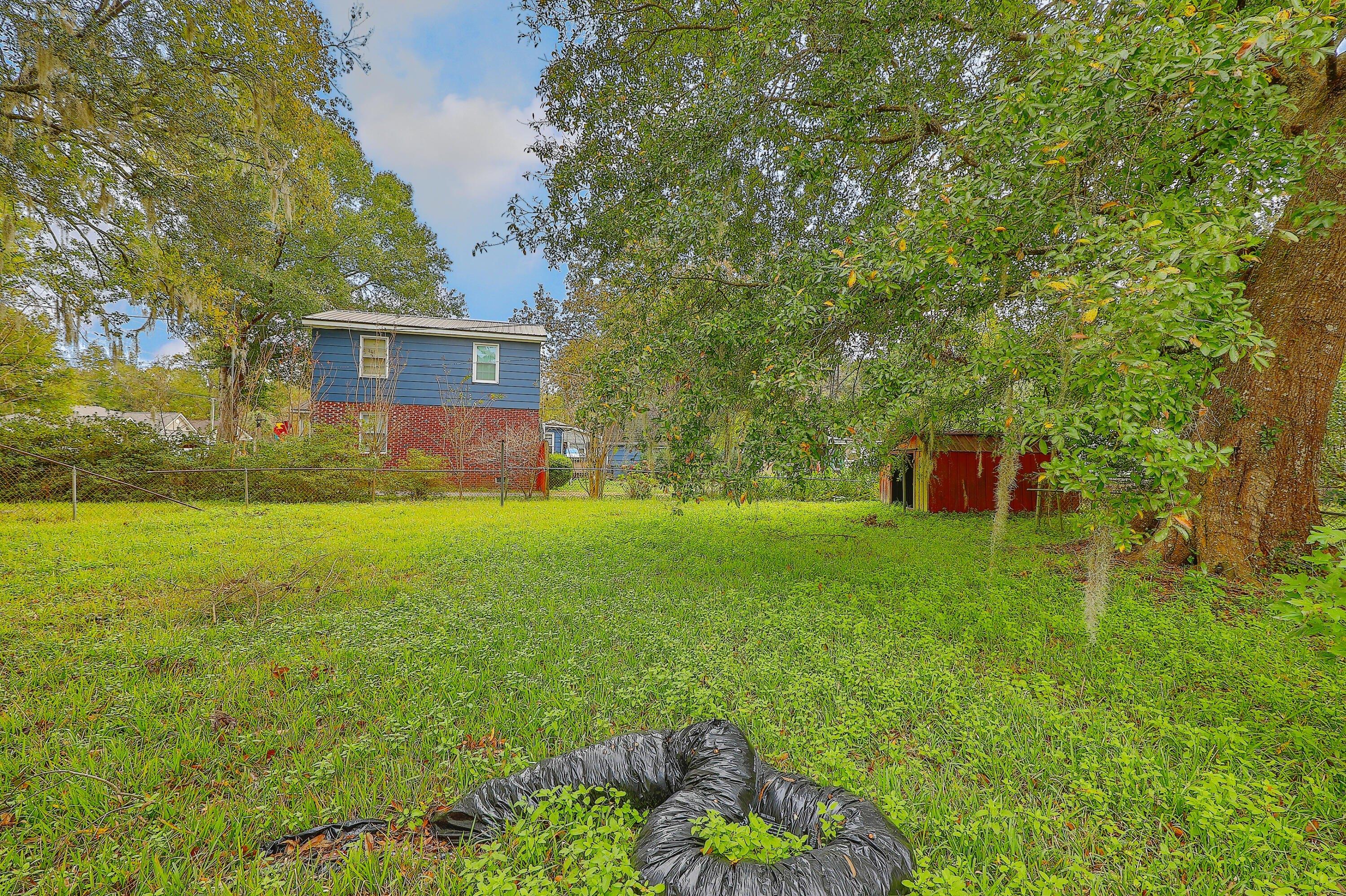 Raina St, Johns Island, SC 29455