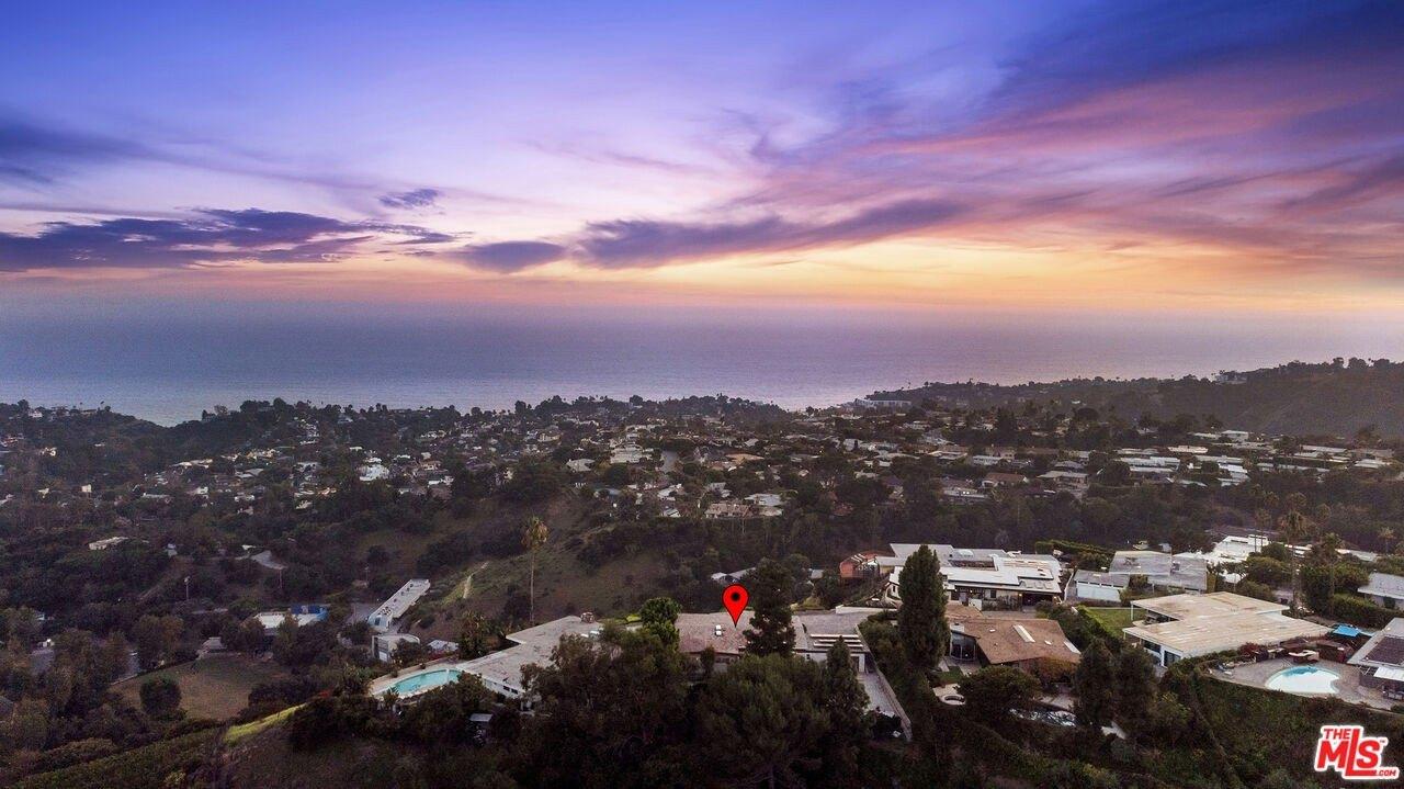 Tellem Dr, Pacific Palisades, CA 90272