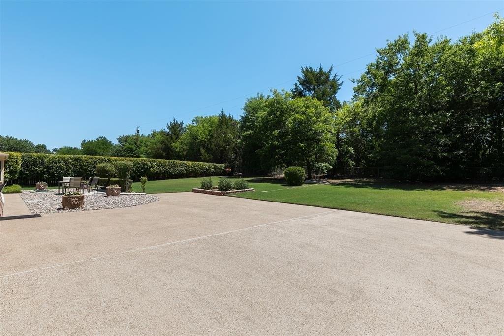 Shadowwood Trl, Red Oak, TX 75154