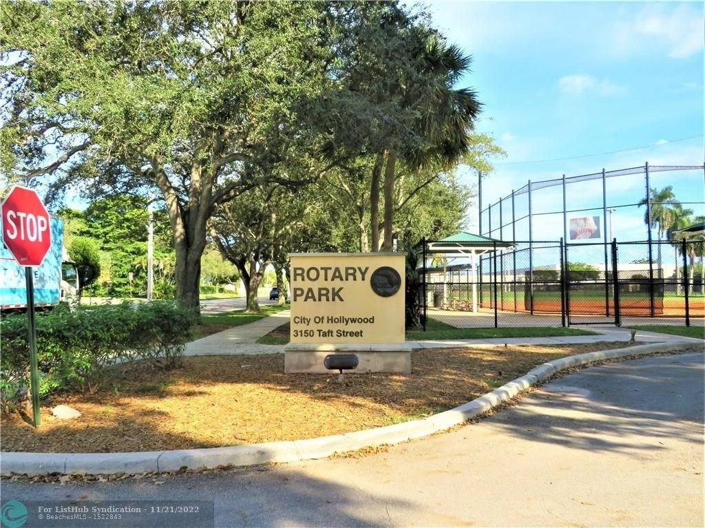 N 31st Ct, Hollywood, FL 33021