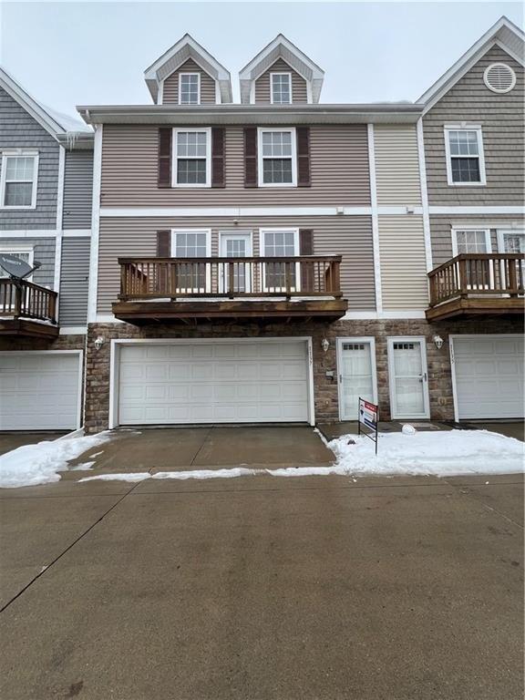Sandstone Ln, Pleasant Hill, IA 50327