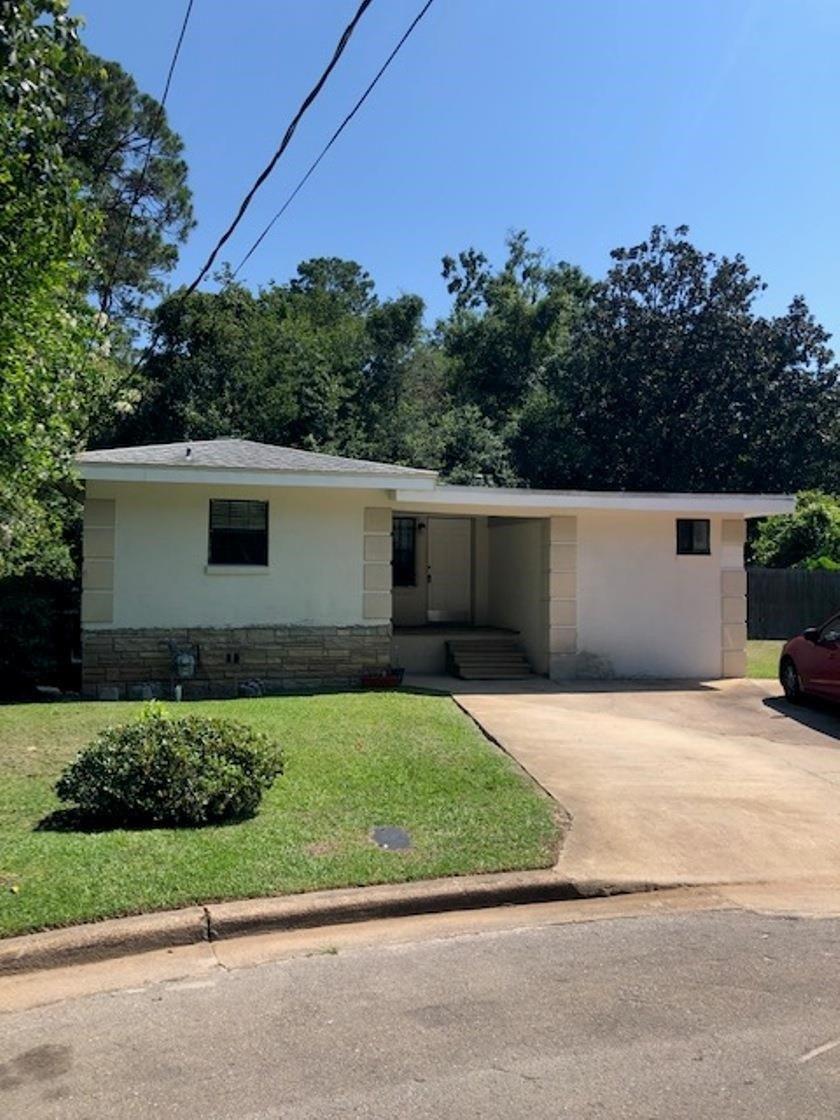 Desiree Ct, Tallahassee, FL 32304