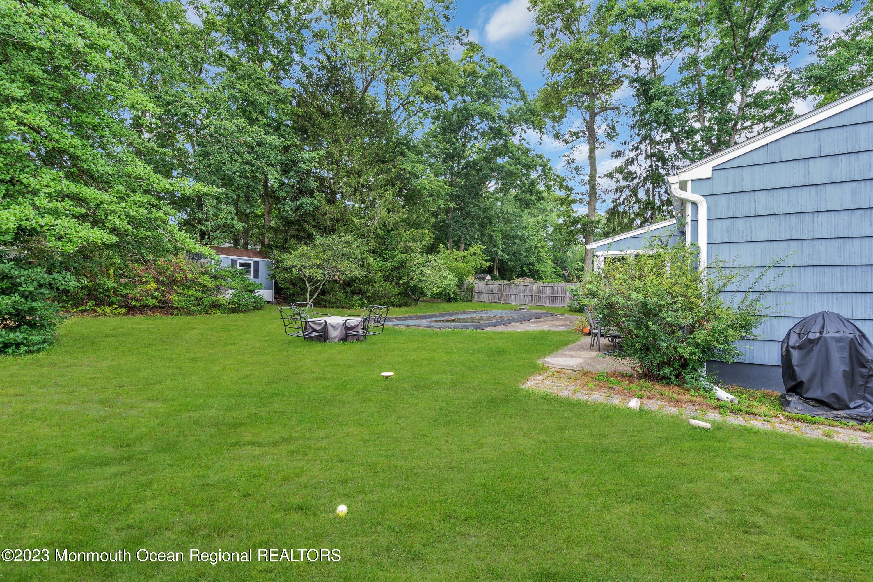 Bartlett Pl, Toms River, NJ 08753