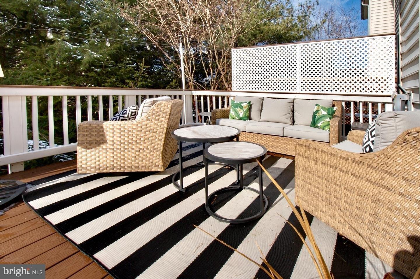 Laar Ct, Fairfax, VA 22033