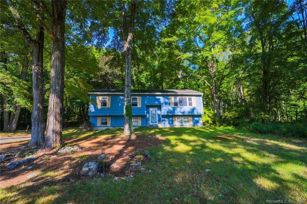 Strongtown Rd, Southbury, CT 06488