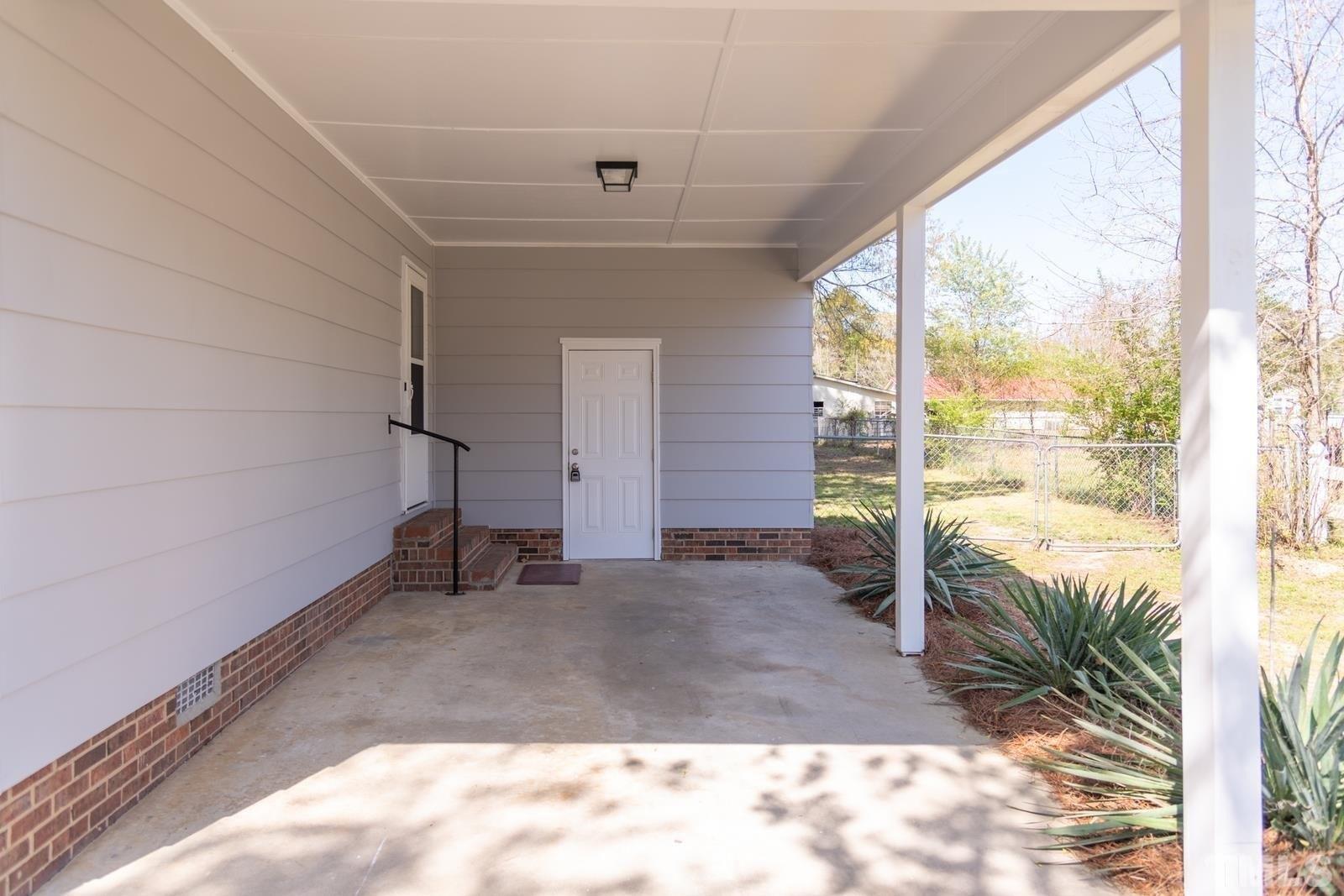 Gulf Dr, Dunn, NC 28334