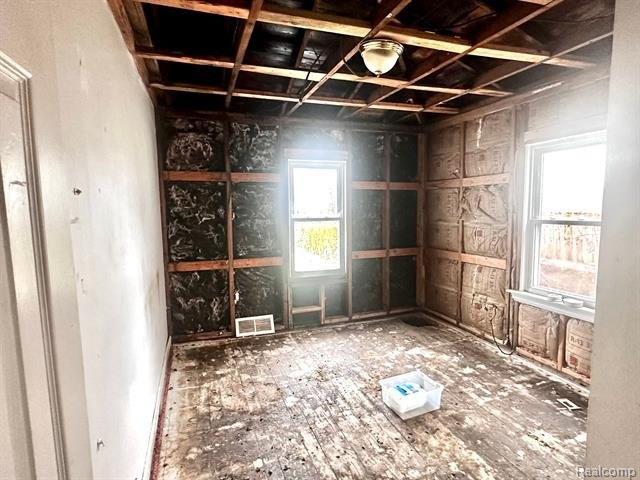 Deering St, Livonia, MI 48150