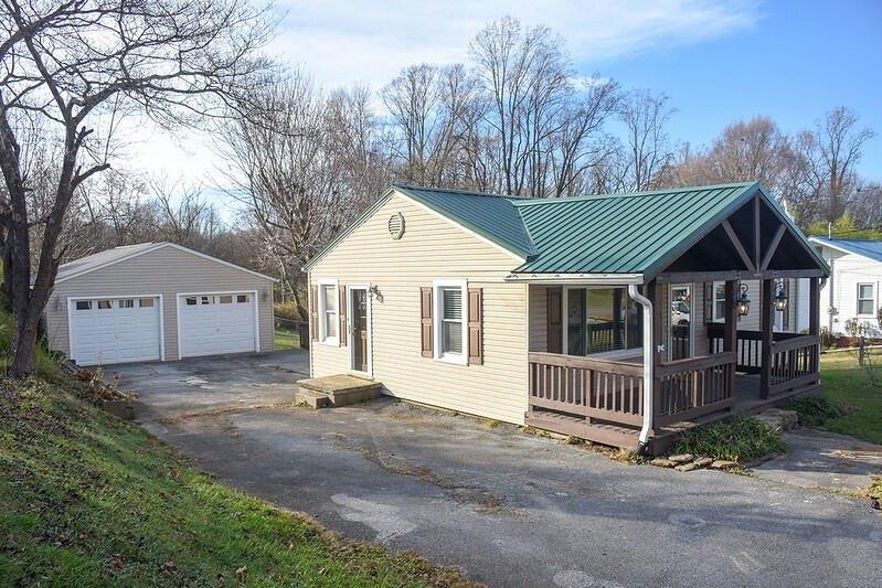 N Barton St, Johnson City, TN 37604