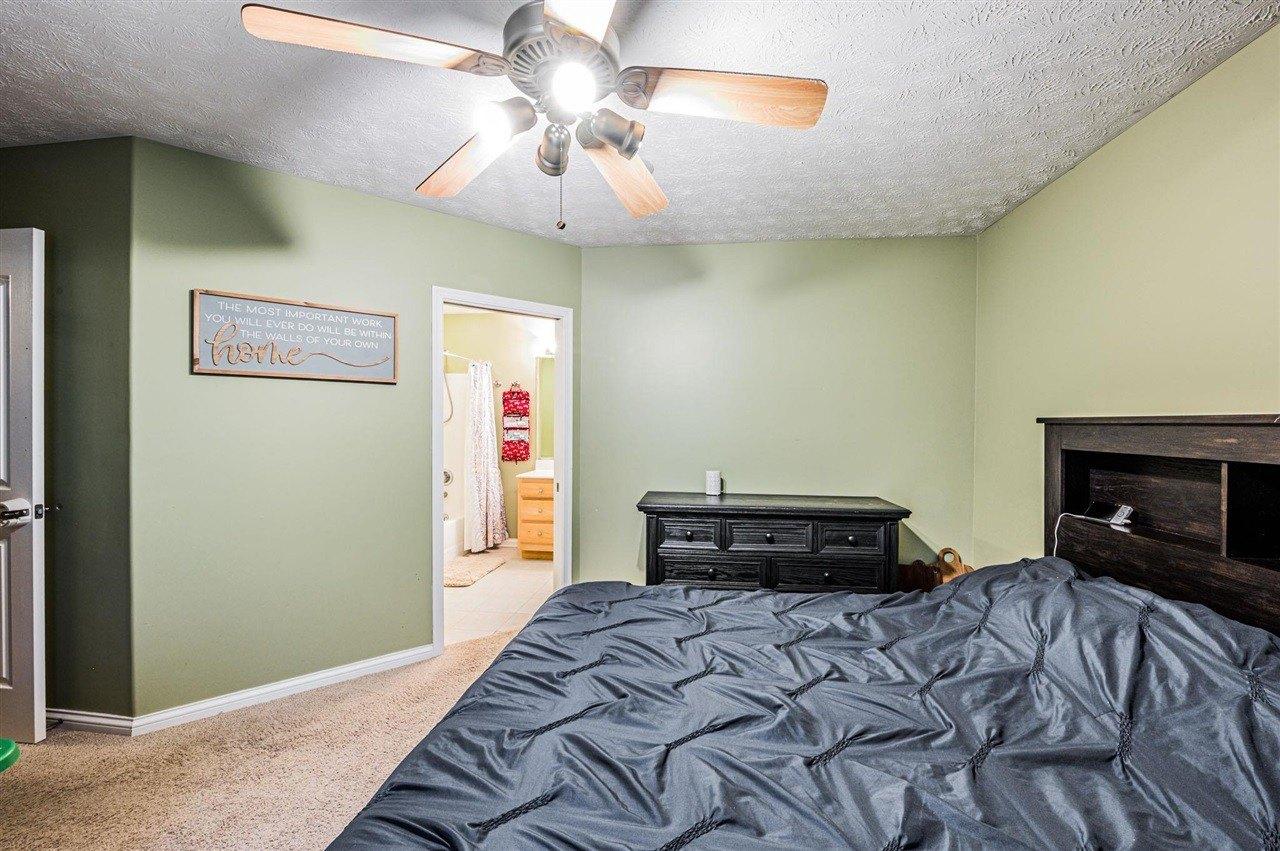 Ashwood Ln, Glasgow, KY 42141