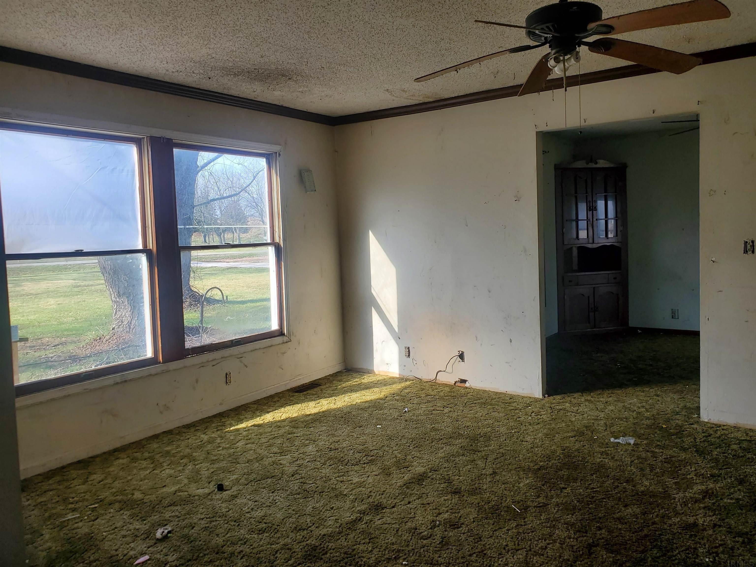 S Wessell Rd, Vincennes, IN 47591