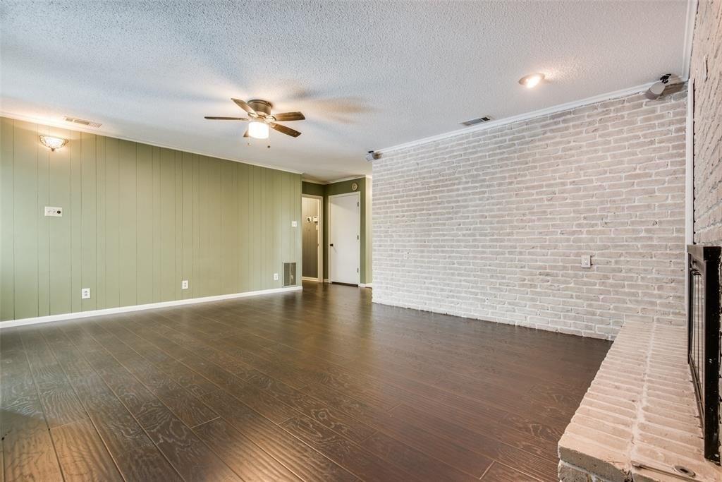 Surrey Cir, Grand Prairie, TX 75050