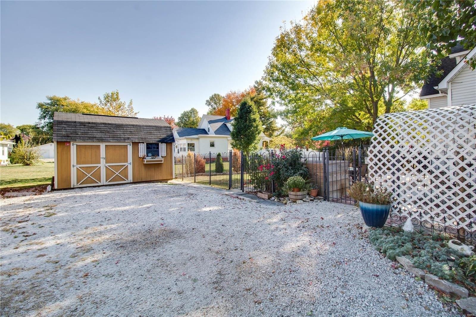 W Pearl St, Jerseyville, IL 62052