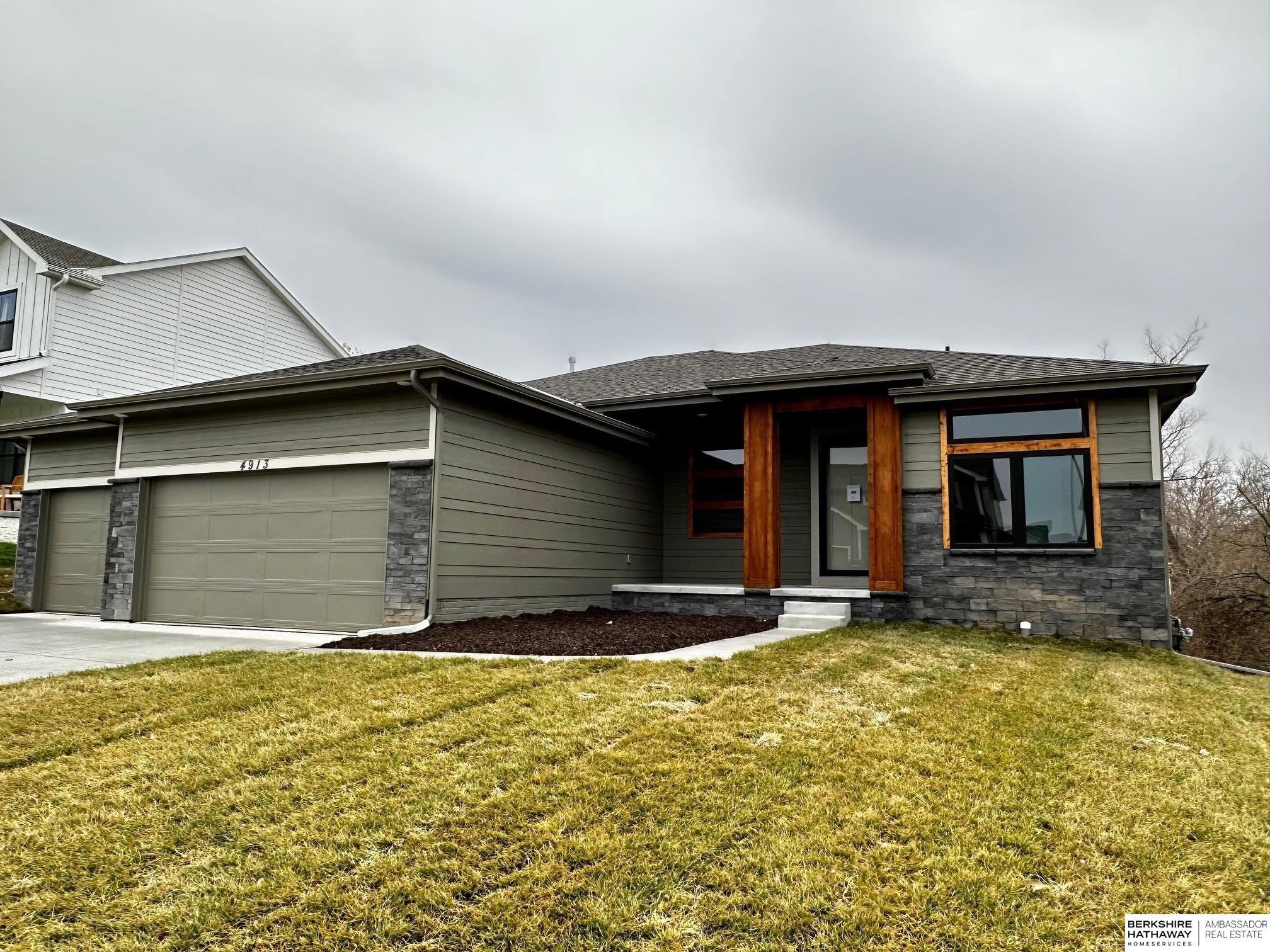 Birchwood Dr, Bellevue, NE 68133