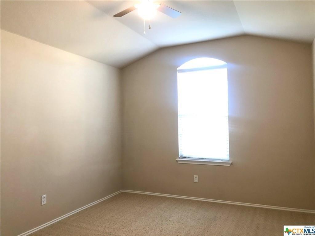 Golden Oak Ln, Killeen, TX 76542