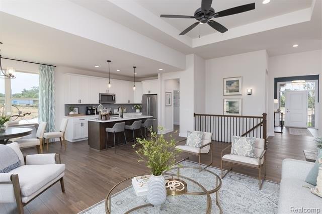 Chatham Pl, Brighton, MI 48114