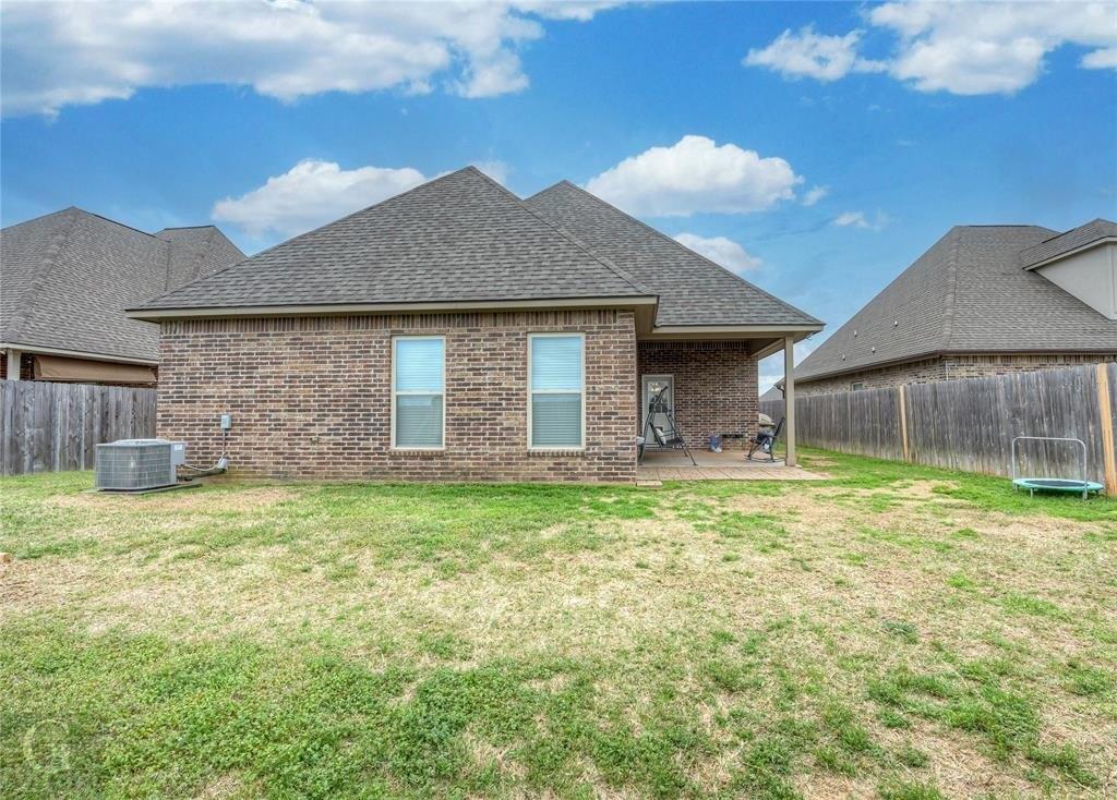 Maize St, Bossier City, LA 71111