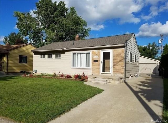 Bryan St, Roseville, MI 48066