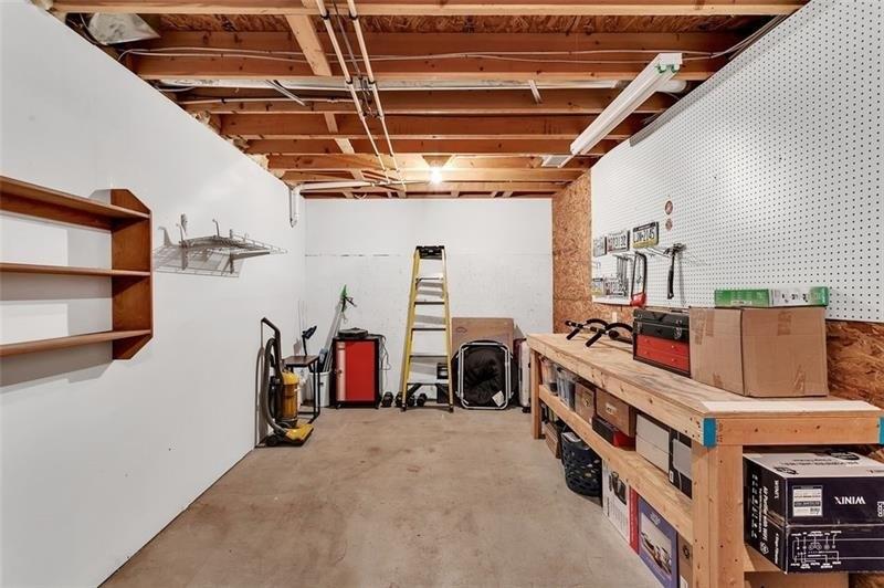 Michael Dr, Pittsburgh, PA 15227