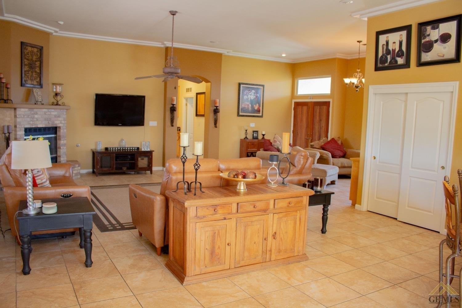 Belinda St, Bakersfield, CA 93314