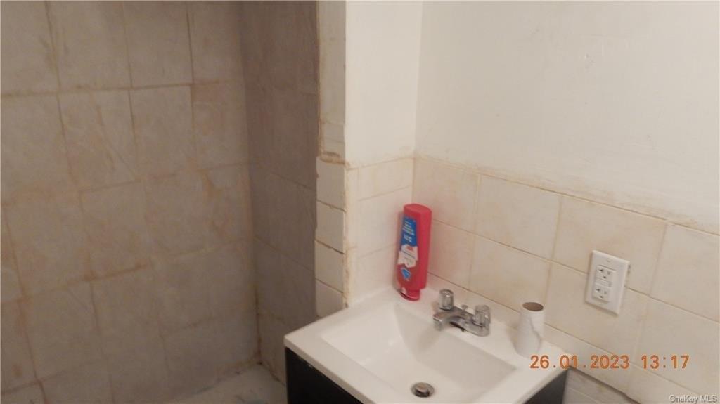 Clarendon Rd, Brooklyn, NY 11203