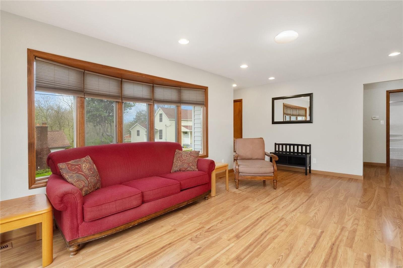 N Kaempf St, Columbia, IL 62236